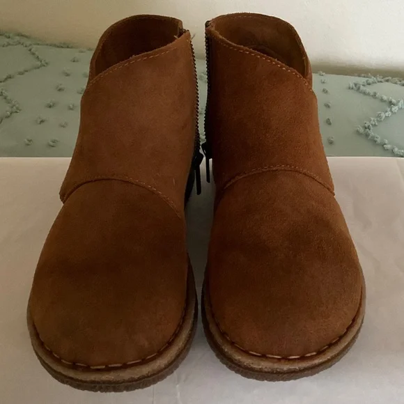 Born Chestnut Color Suede/Leather Ankle Boots size 9 - Picture 5 of 8